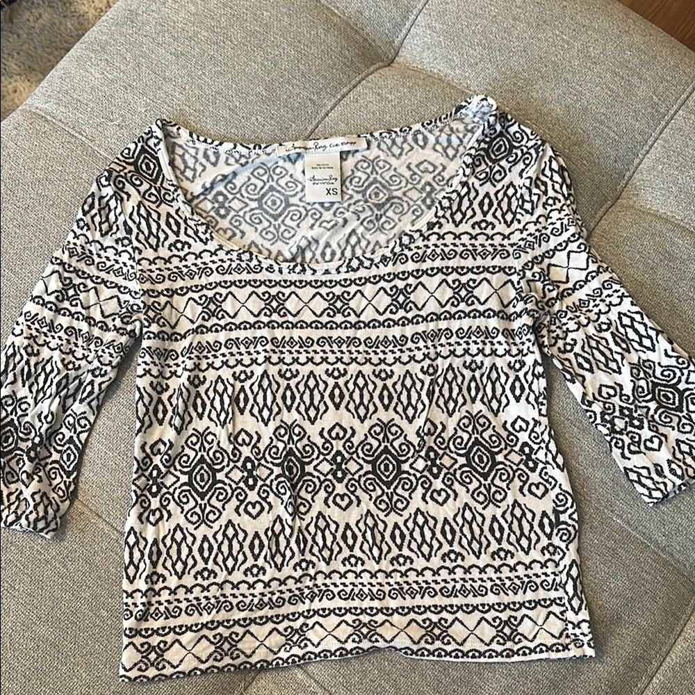 American Rag Black and White Graphic Fitted Blouse